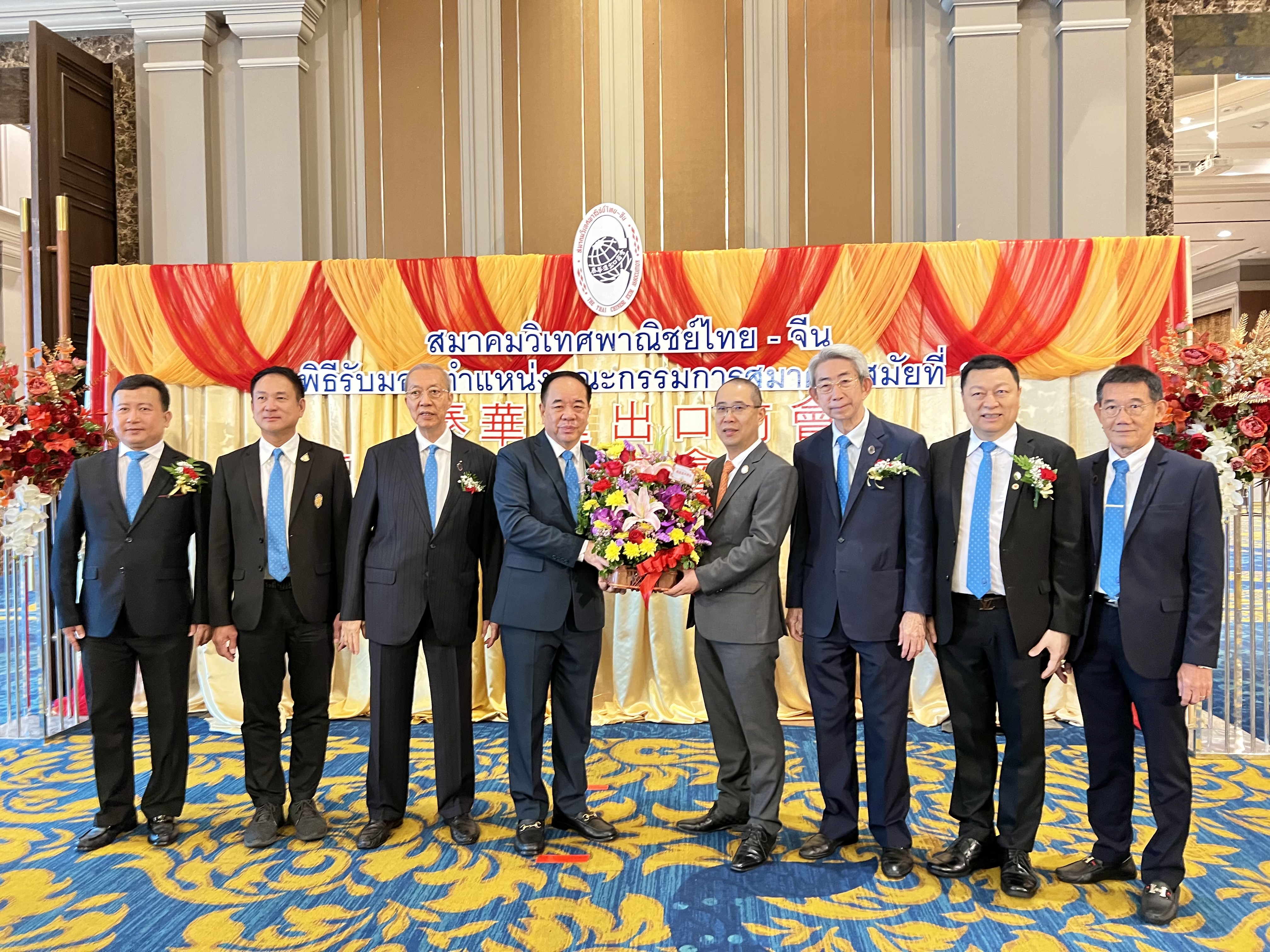 泰国温州商会应邀出席泰华进出口商会第28届理事会就职典礼